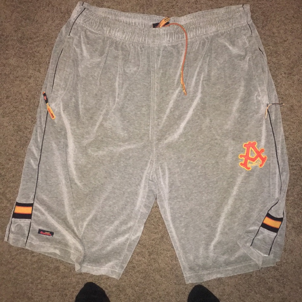 Akademiks Valore zipper shorts